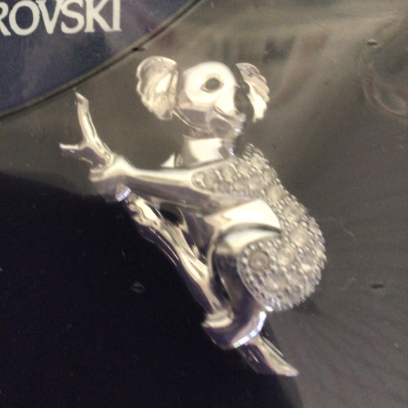 SWAROVSKI CRYSTAL KOALA BEAR PIN BROOCH NWT - Picture 3 of 4